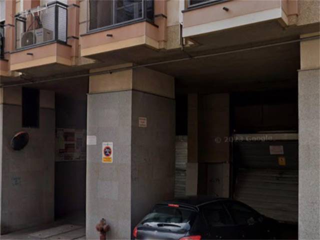 Garaje en Venta en Carrer de Santiago Rusiñol, 5B en Cementiri Vell