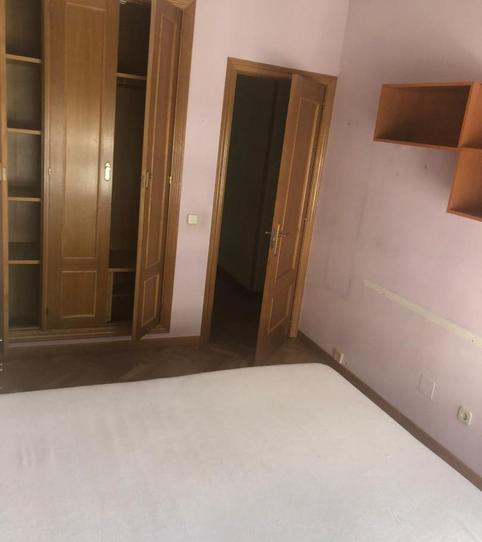 Apartment to share in Avenida de la Virgen de Loreto, 23, Centro, Madrid - image 2 Photo 2 of Apartment to share in Avenida de la Virgen de Loreto, 23, Centro, Madrid