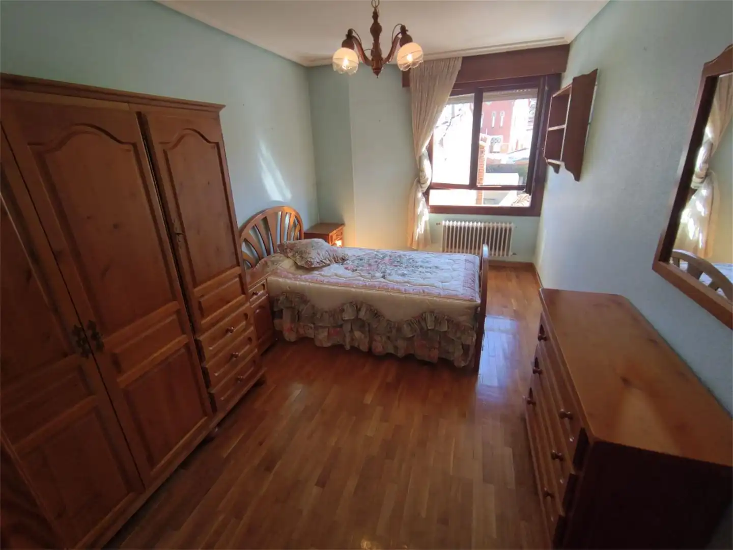 Casa adosada en venda a Calle Conde Garay, 24, Saldaña Dormitori de Casa adosada en venda en Saldaña amb Calefacció, Parquet i Terrassa