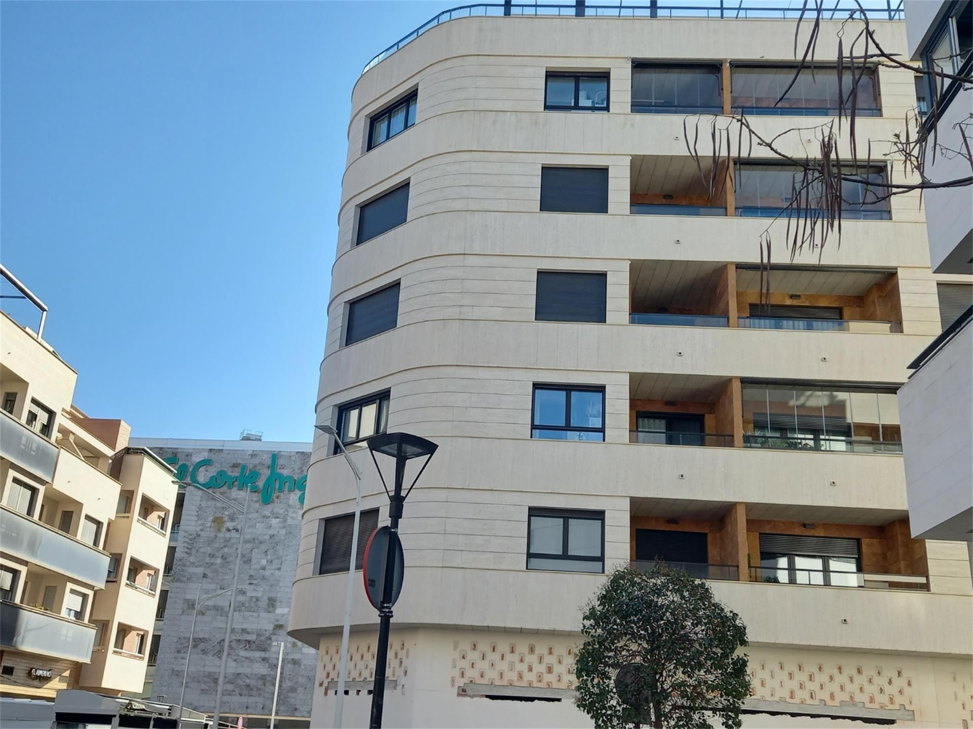 Vista exterior de Pis en venda en  Albacete Capital amb Terrassa, Traster i Piscina