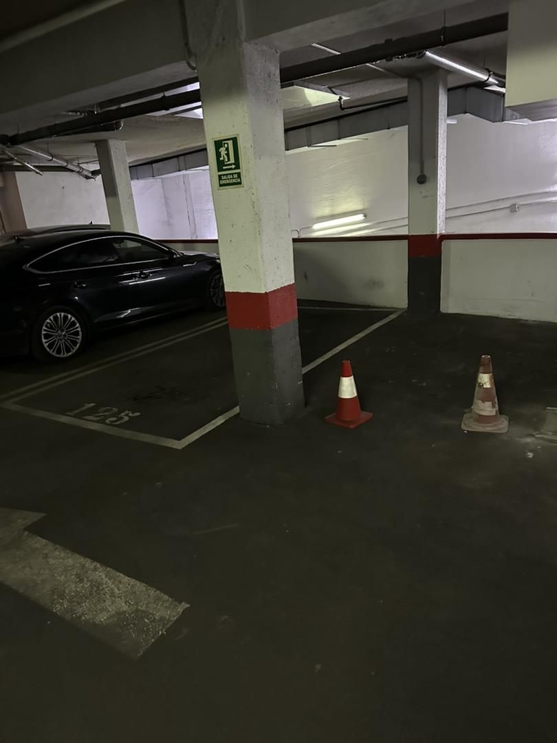 Parking of Garage for sale in  Madrid Capital