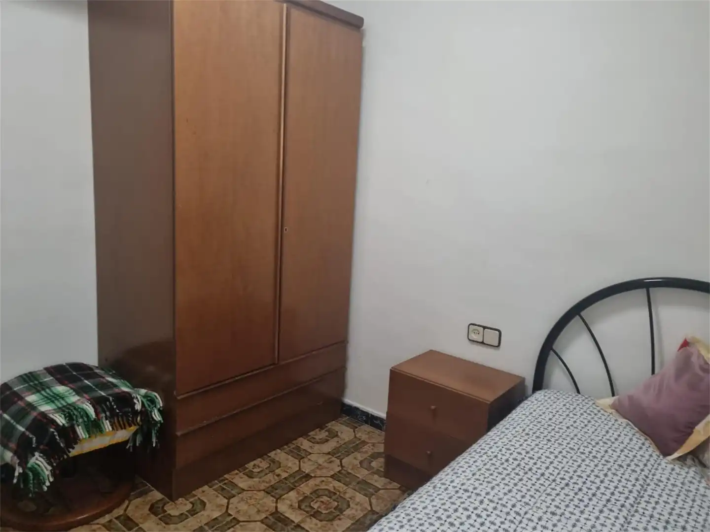 Room in Carrer d'Altimira, 22, Centre - Cordelles Bedroom of Study for share in Cerdanyola del Vallès with Furnished