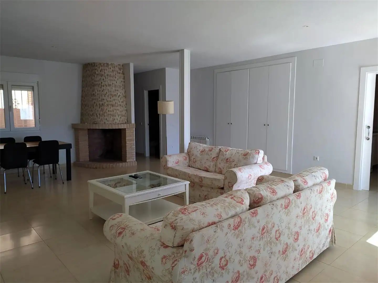 Sala de estar de Casa o chalet en venta en Menasalbas con Aire acondicionado, Calefacción y Jardín privado