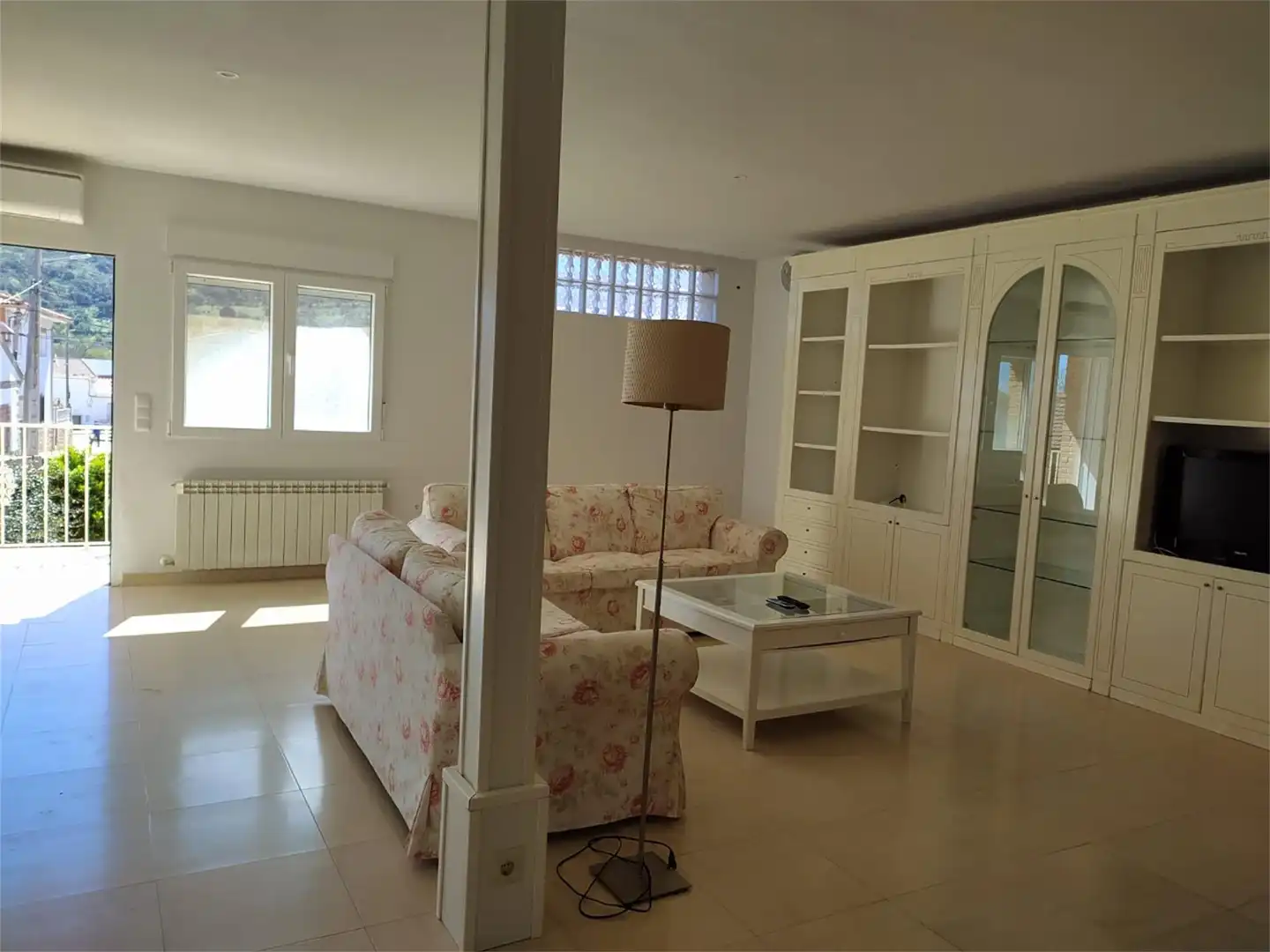 Sala de estar de Casa o chalet en venta en Menasalbas con Aire acondicionado, Calefacción y Jardín privado