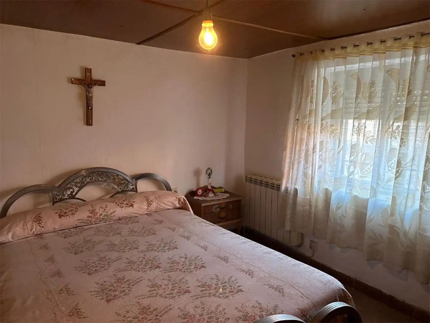 Schlafzimmer von Einfamilien-Reihenhaus zum Verkauf in Sevilleja de la Jara