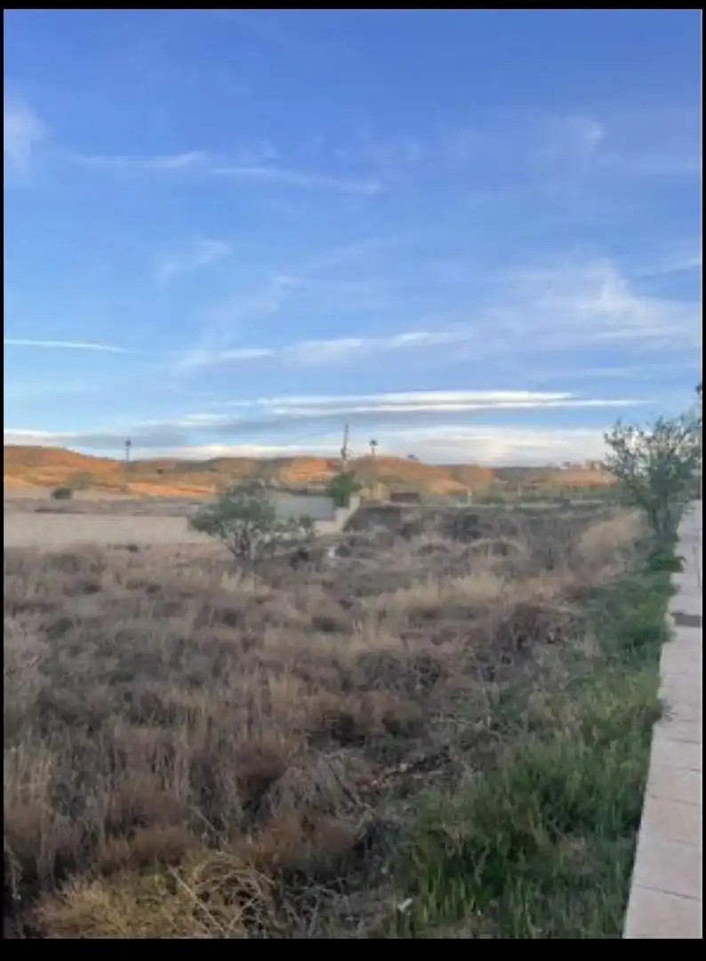 Land for sale in Freila
