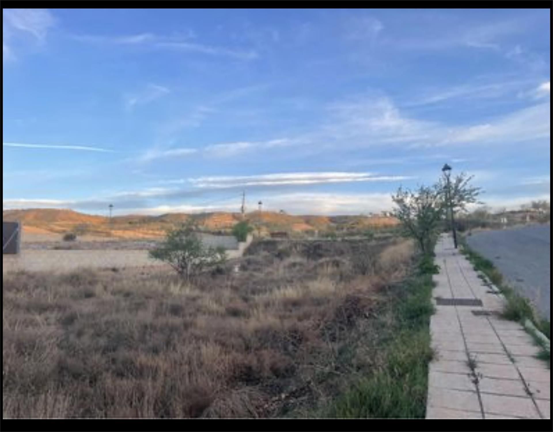 Land for sale in Freila