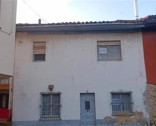 Exterior view of Single-family semi-detached for sale in Piloña