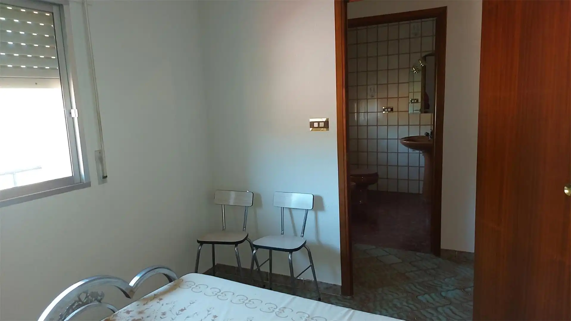 Piso en venta en Calle Rela, 88, Pinofranqueado Habitación de Piso en venta en Pinofranqueado con Terraza y Balcón