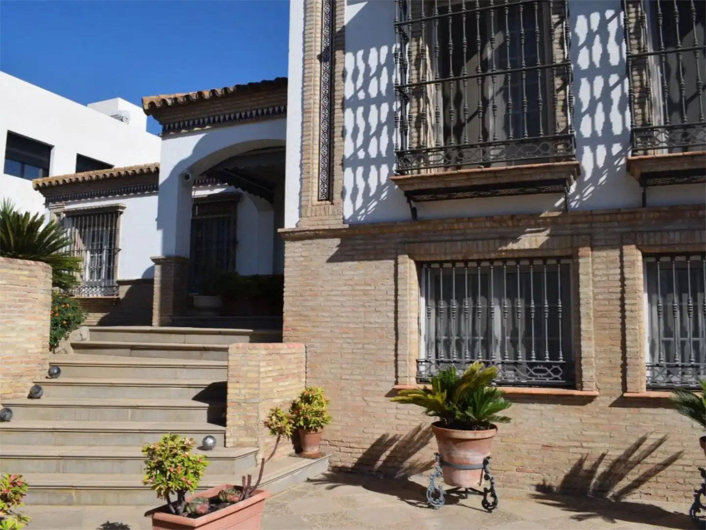 Casa o xalet en venda a Calle Colina, 198, Torrequinto Vista exterior de Casa o xalet en venda en Alcalá de Guadaira