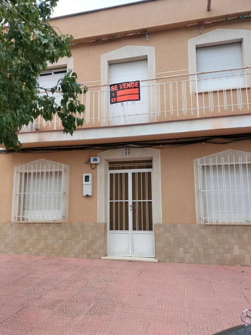 Vista exterior de Casa adosada en venda en Lorca amb Balcó