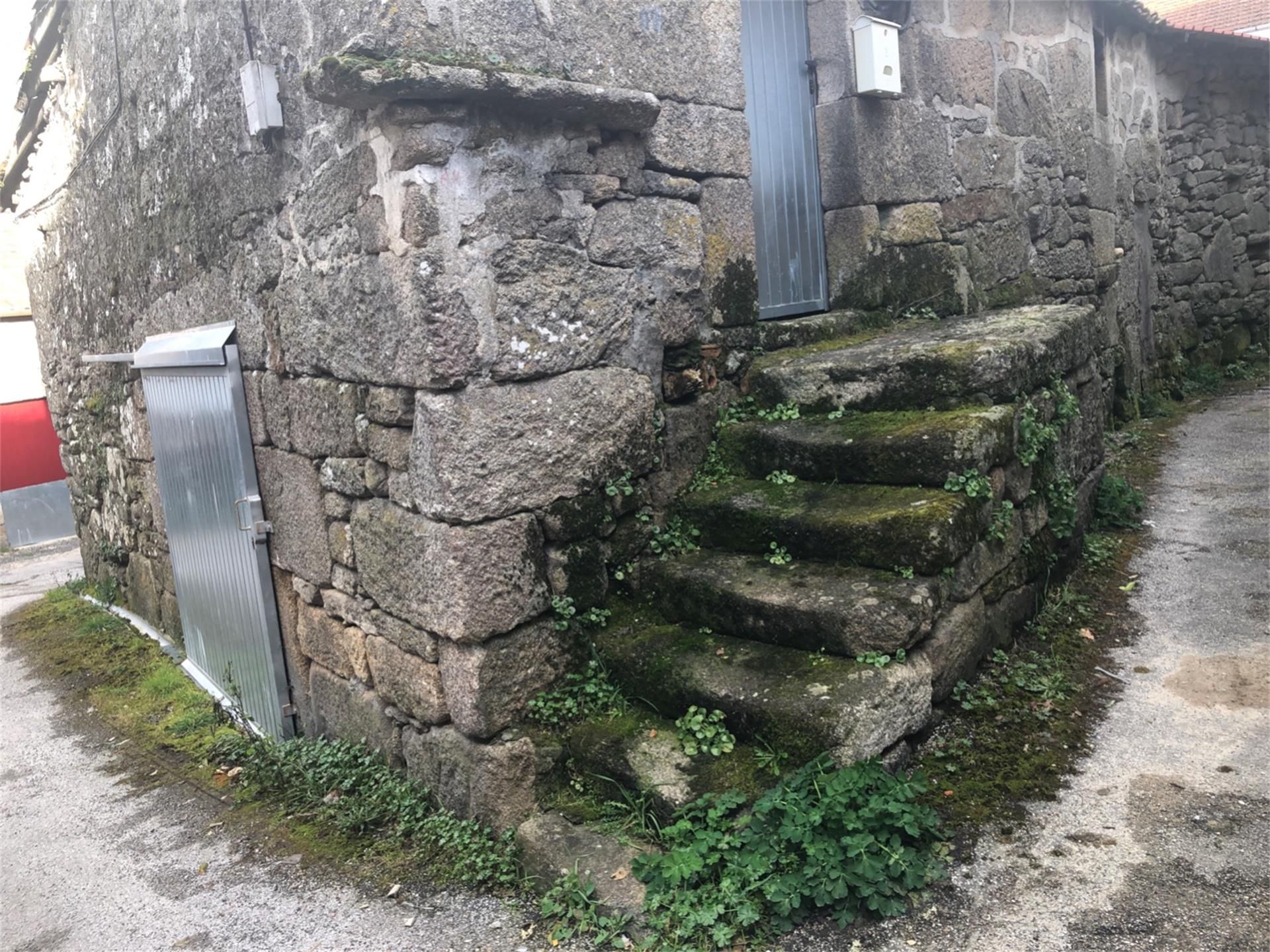Exterior view of Single-family semi-detached for sale in Rairiz de Veiga  with Balcony