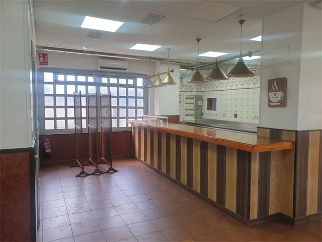 Local comercial en Venta en Calle Eduardo Terán, 5 en Canillejas