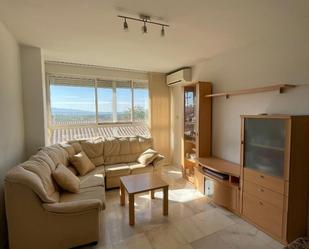 Sala d'estar de Pis en venda en Guadix amb Aire condicionat i Terrassa
