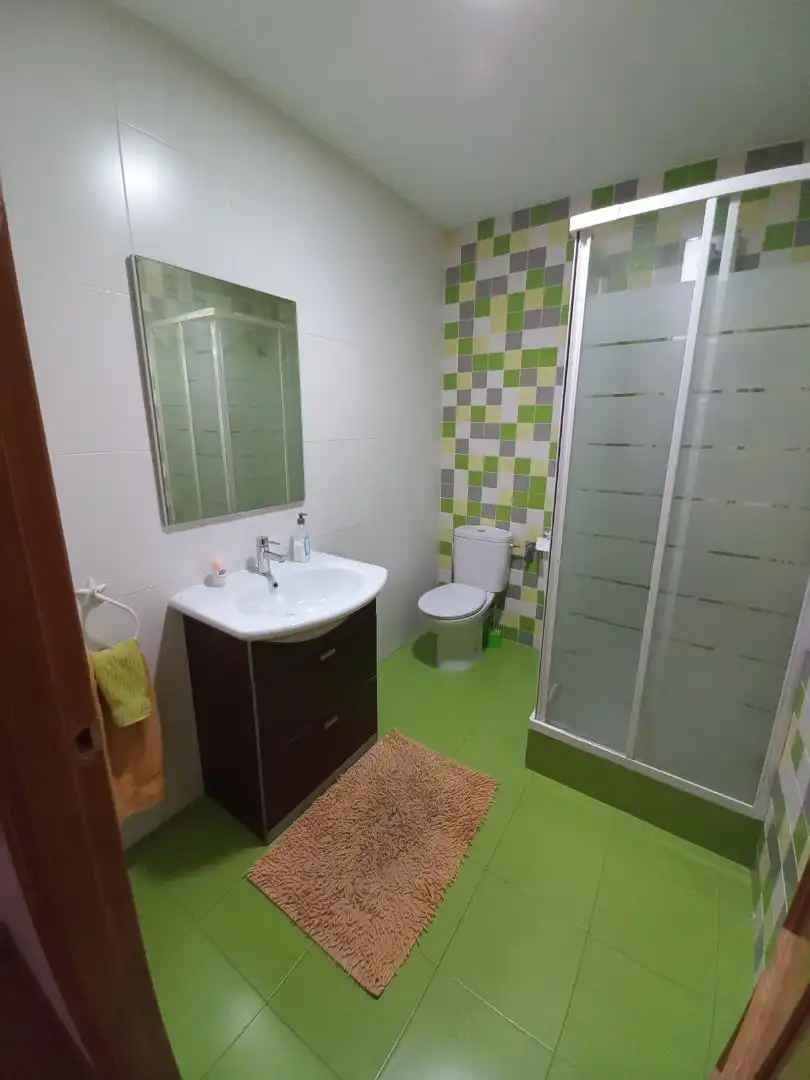 Einfamilien-Reihenhaus zum Verkauf in Calle de la Peseta, 31, San Pedro Badezimmer von Einfamilien-Reihenhaus zum Verkauf in Albacete Capital mit Klimaanlage, Terrasse und Balkon