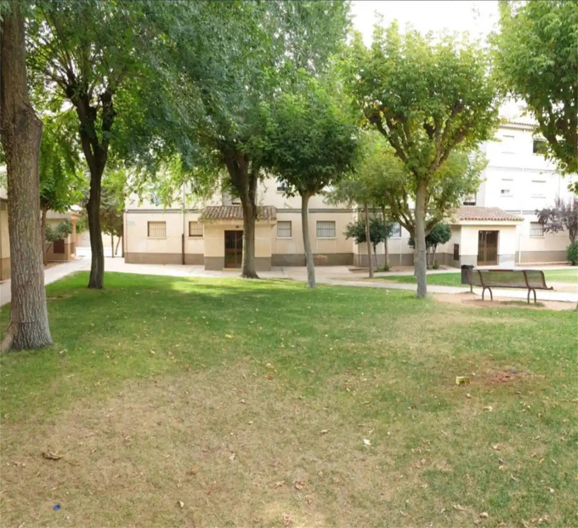 Pis en venda a Plaza la Mancha, 6, San Clemente Vista exterior de Pis en venda en San Clemente amb Aire condicionat, Terrassa i Forn