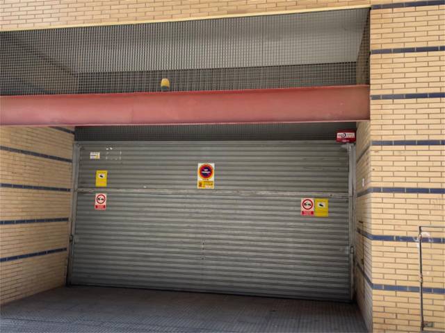 Garaje en Alquiler en Calle Canigo, 19 en Ciudad Jardín