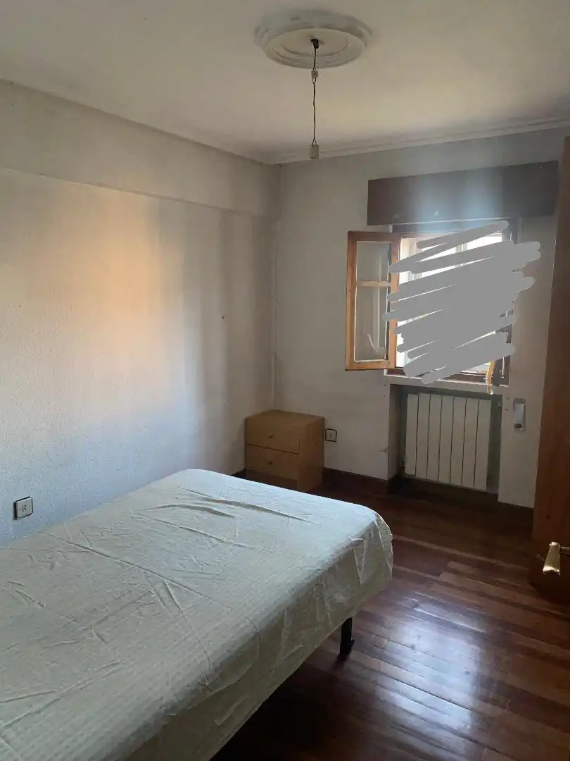 Casa adosada en venda a Estrada Logroño-vigo, 2, Villafría - La Ventilla - Castañares Dormitori de Casa adosada en venda en Burgos Capital