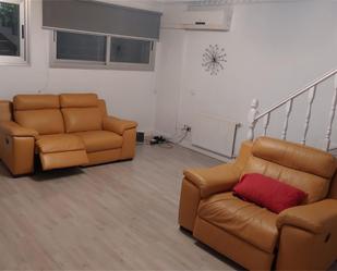 Living room of Duplex to share in  Madrid Capital  with Air Conditioner, Heating and Furnished