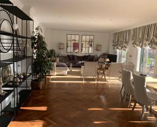 Sala d'estar de Pis en venda en Badajoz Capital amb Aire condicionat, Terrassa i Piscina