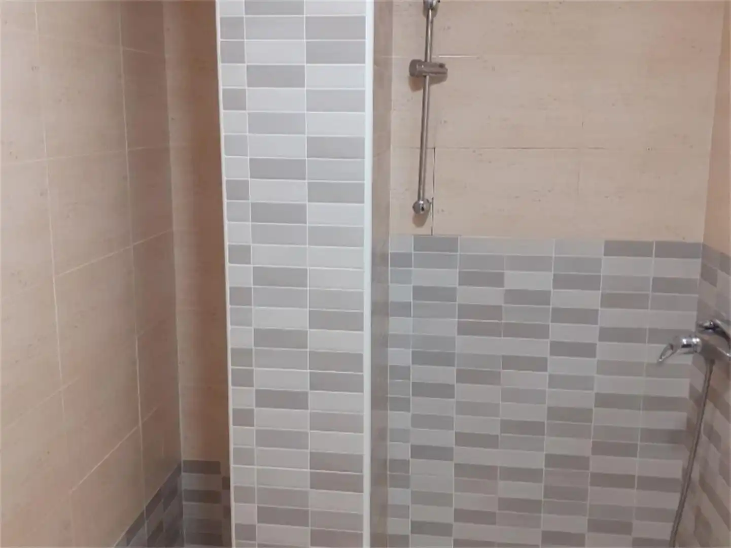 Wohnung zum Verkauf in Calle Cabezabellosa, 49, Miralvalle - Av. Virgen del Puerto - La Data Badezimmer von Wohnung zum Verkauf in Plasencia