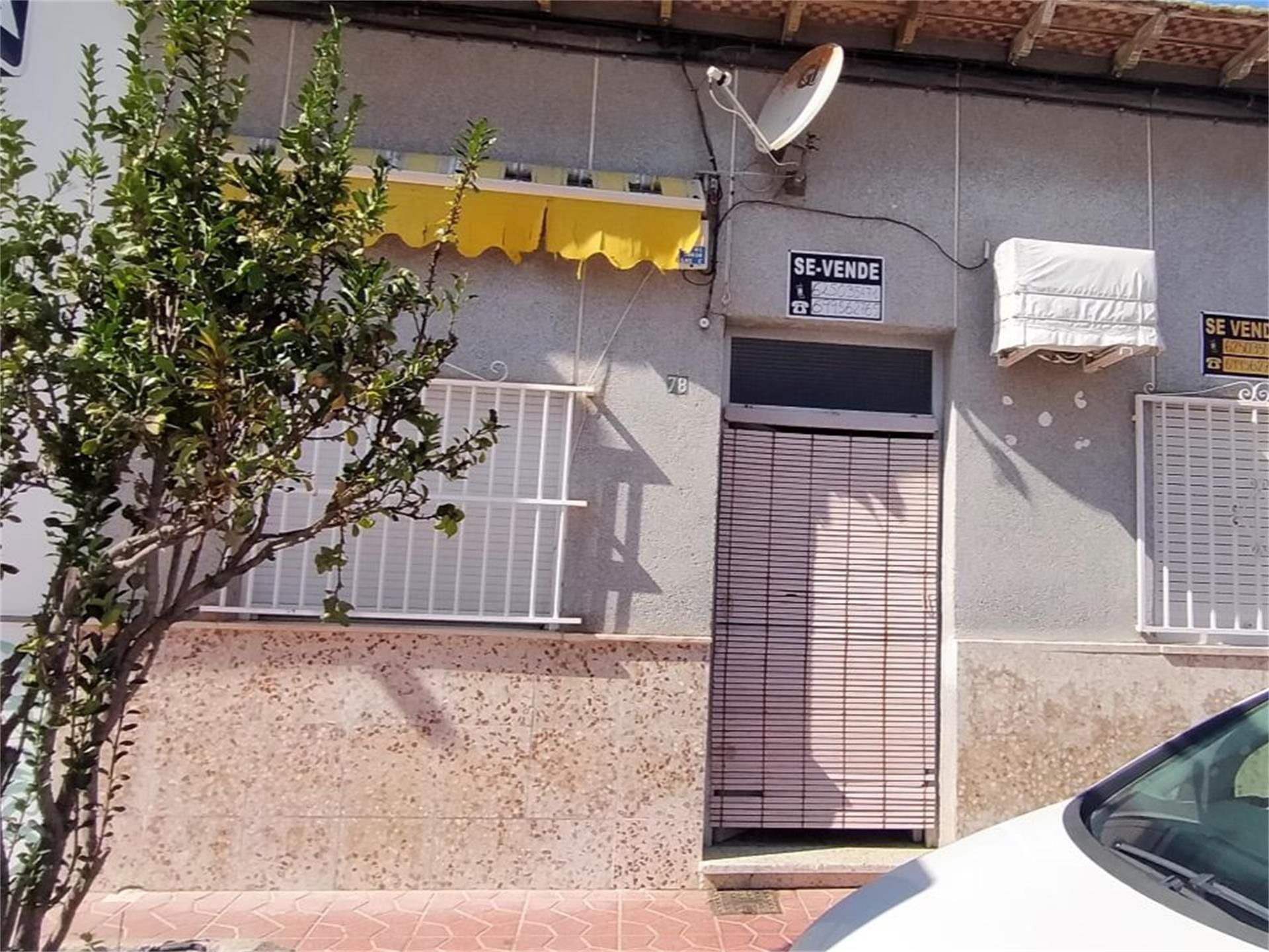 Planta baixa en venda a Avinguda del País Valencià, 78, Pueblo Vista exterior de Planta baixa en venda en Guardamar del Segura amb Aire condicionat
