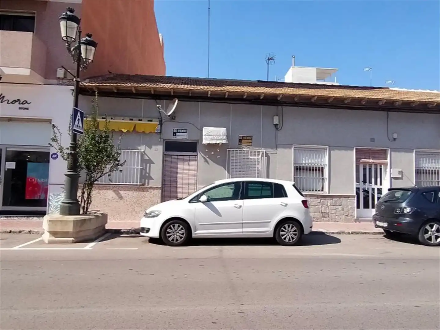 Planta baixa en venda a Avinguda del País Valencià, 78, Pueblo Vista exterior de Planta baixa en venda en Guardamar del Segura amb Aire condicionat