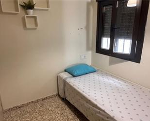 Bedroom of Flat to share in  Almería Capital  with Air Conditioner, Terrace and Balcony