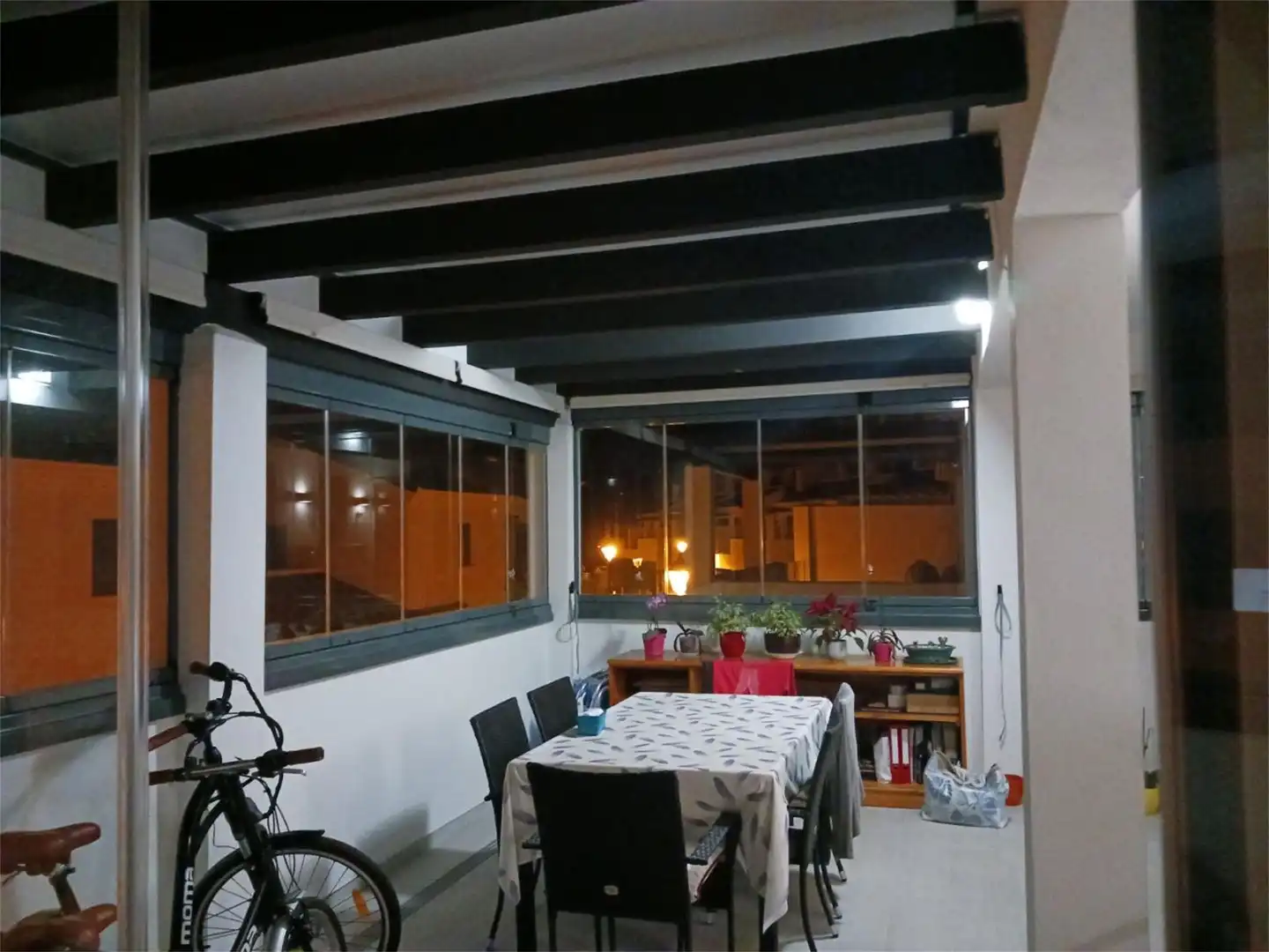 Menjador de Pis en venda en Estepona amb Aire condicionat, Calefacció i Jardí privat
