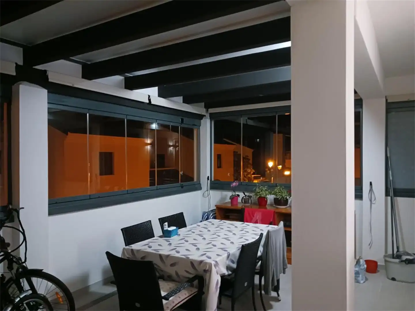 Menjador de Pis en venda en Estepona amb Aire condicionat, Calefacció i Jardí privat