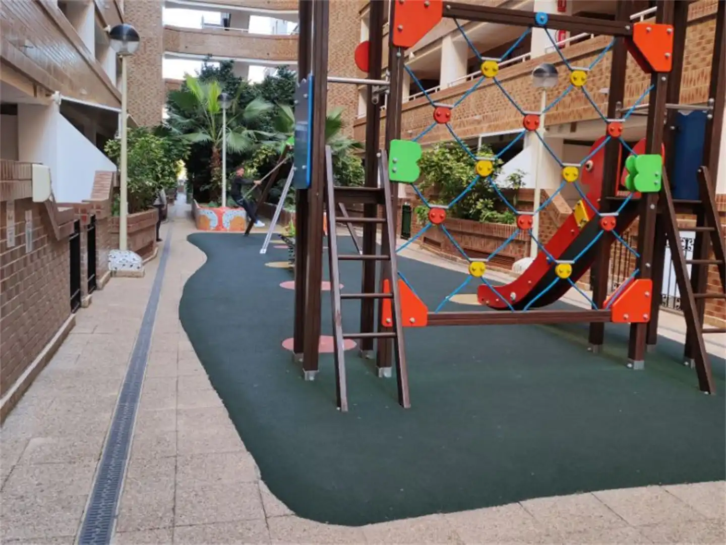 Piso en venta en Avenida Central, 9, Costa Marfil Parking de Piso en venta en Oropesa del Mar / Orpesa con Aire acondicionado, Terraza y Piscina
