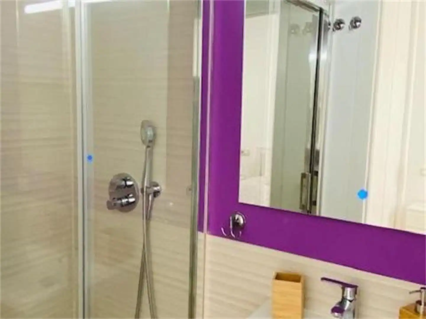 Piso de alquiler en Calle Castilla, 2, Triana Casco Antiguo Baño de Piso de alquiler en Sevilla con Aire acondicionado, Amueblado y Balcón