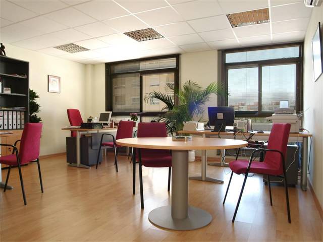 Oficina en Alquiler en Palma del Río, 19 en Puerta Blanca