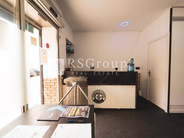 Local comercial en Venta en Avenida de Sánchez Pizjuán, 28 en El Torrejón - El Cerezo