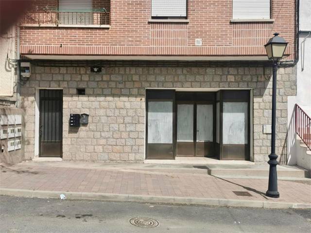 Local comercial en Alquiler en Calle de las Cortes, 12 en El Hoyo de Pinares