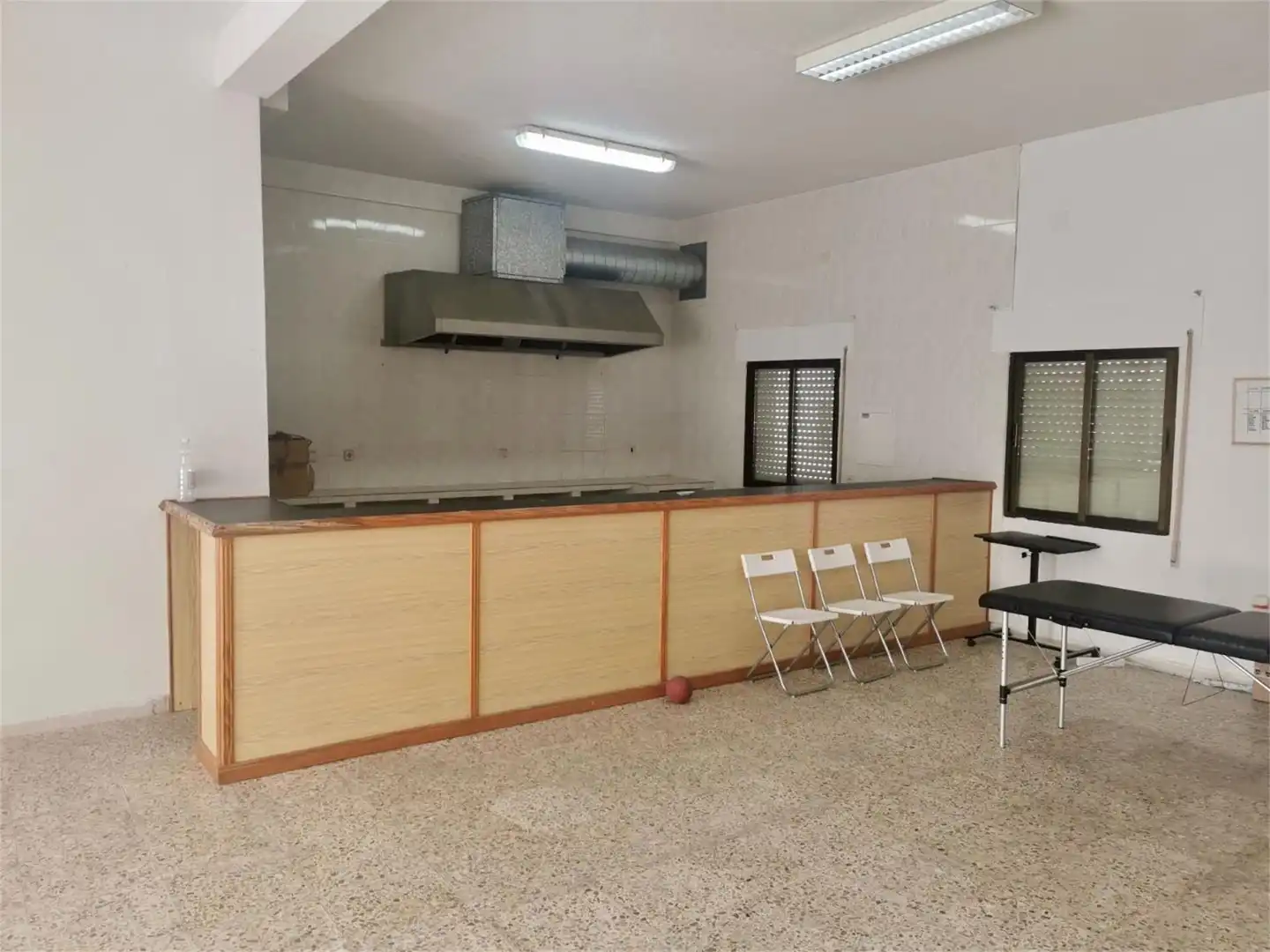 Local de alquiler en Calle de las Cortes, 12, El Hoyo de Pinares Cocina de Local de alquiler en El Hoyo de Pinares con Aire acondicionado y Calefacción