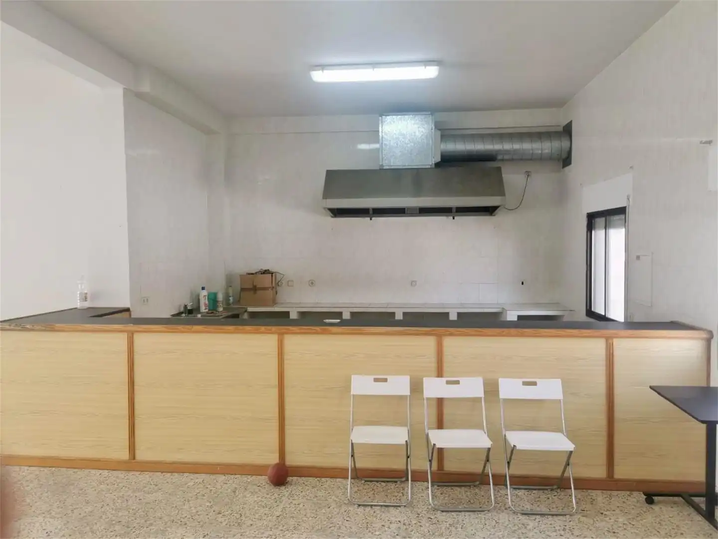 Local de alquiler en Calle de las Cortes, 12, El Hoyo de Pinares Cocina de Local de alquiler en El Hoyo de Pinares con Aire acondicionado y Calefacción