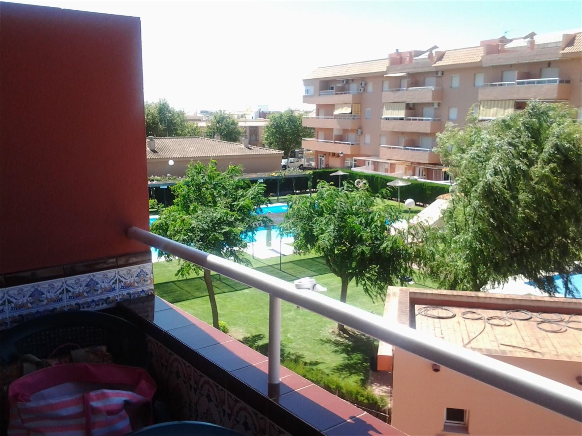 Piscina de Pis de lloguer en Chipiona amb Aire condicionat, Calefacció i Jardí privat