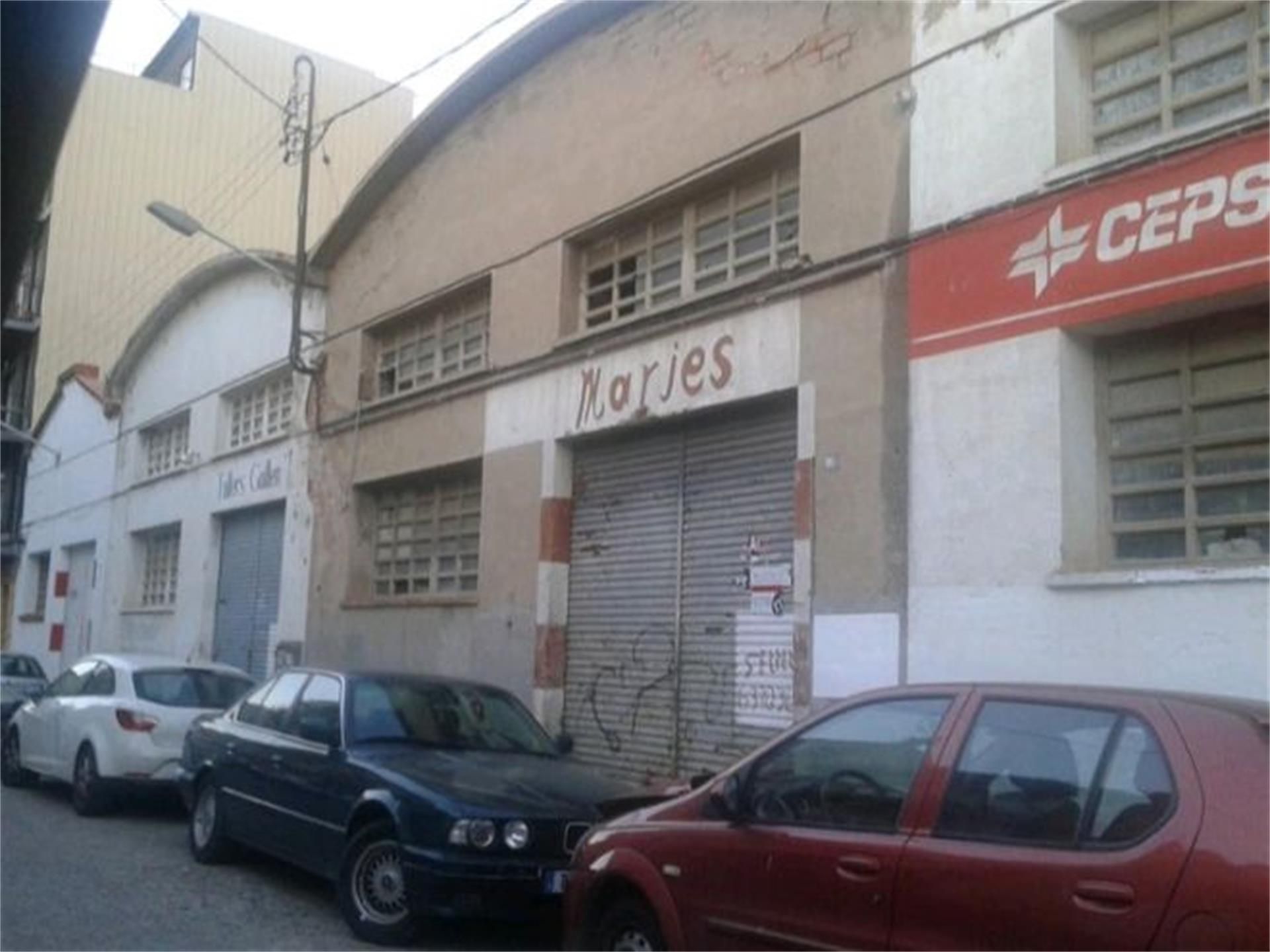 Vista exterior de Nau industrial en venda en Reus