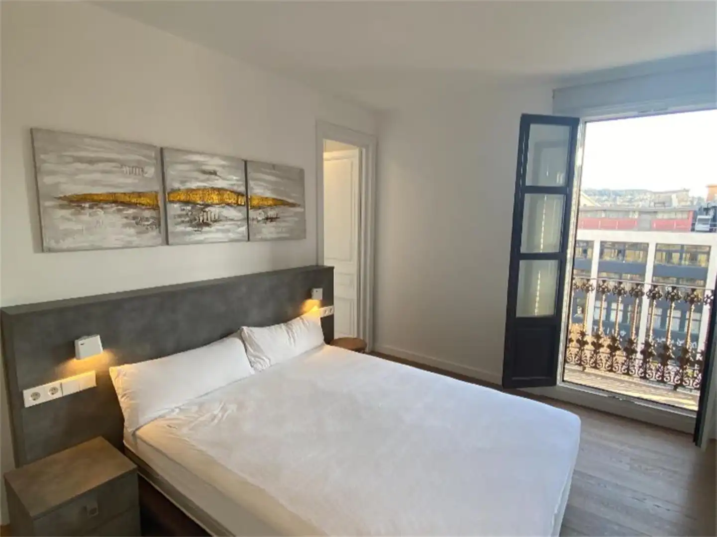 Flat for rent in Carrer de Gravina, 8, El Raval Bedroom of Flat for rent in Barcelona with Air Conditioner, Heating and Parquet flooring