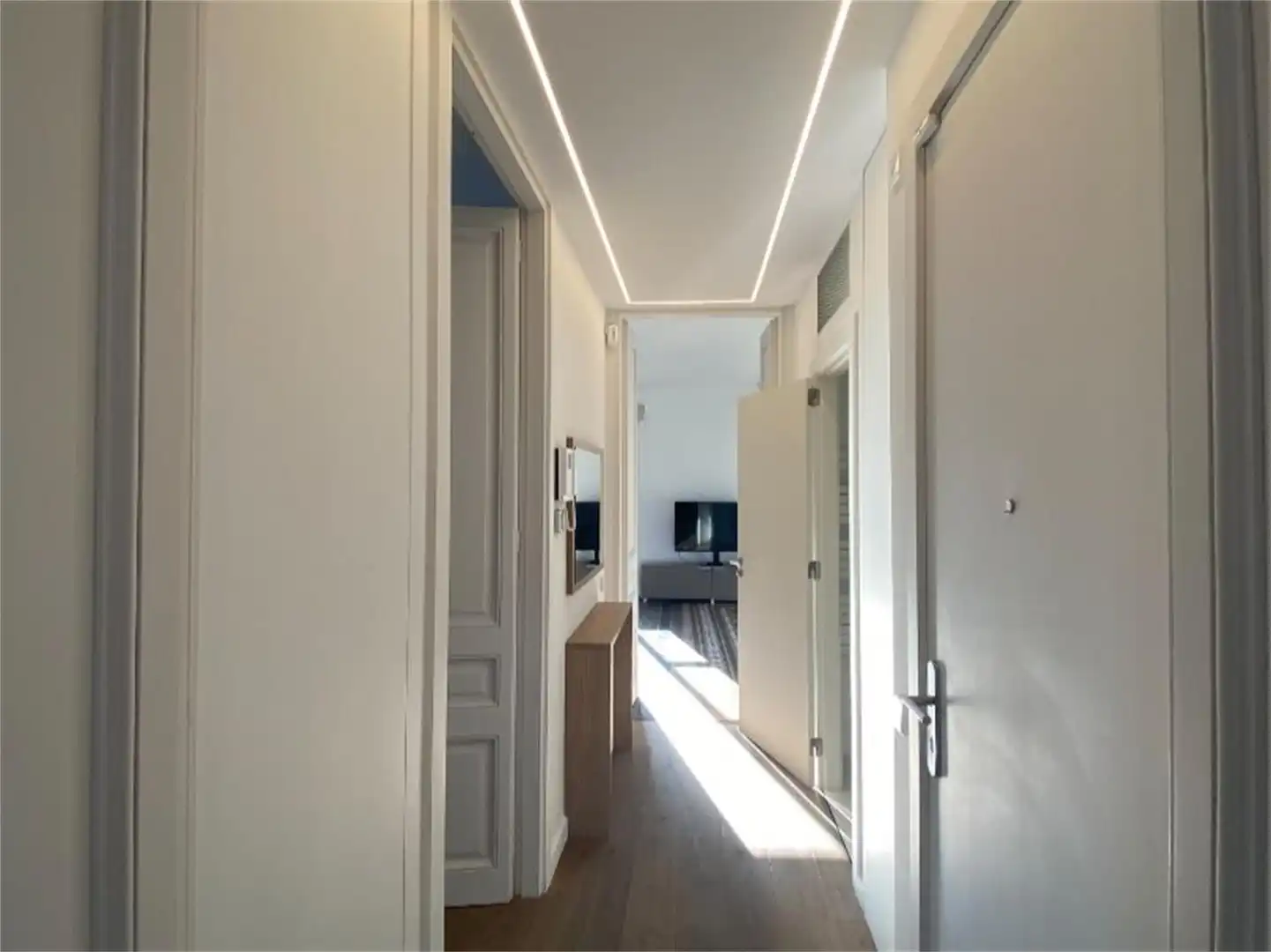 Flat for rent in Carrer de Gravina, 8, El Raval Flat for rent in Barcelona with Air Conditioner, Heating and Parquet flooring