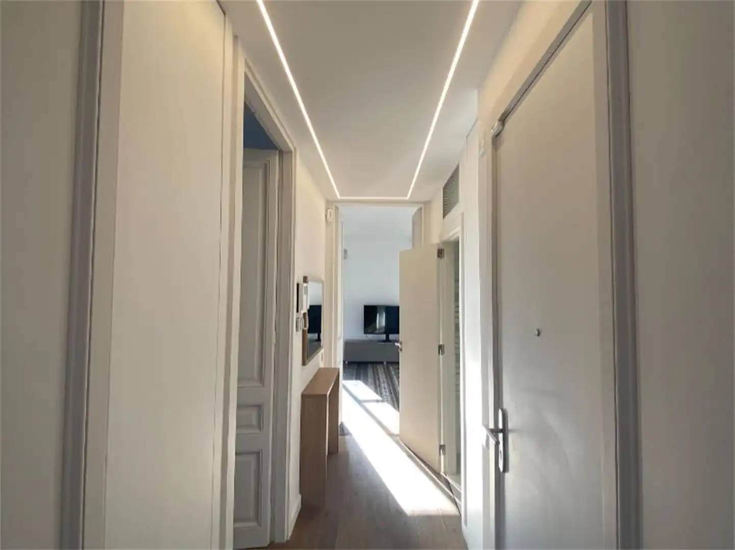 Flat for rent in Carrer de Gravina, 8, El Raval Flat for rent in Barcelona with Air Conditioner, Heating and Parquet flooring