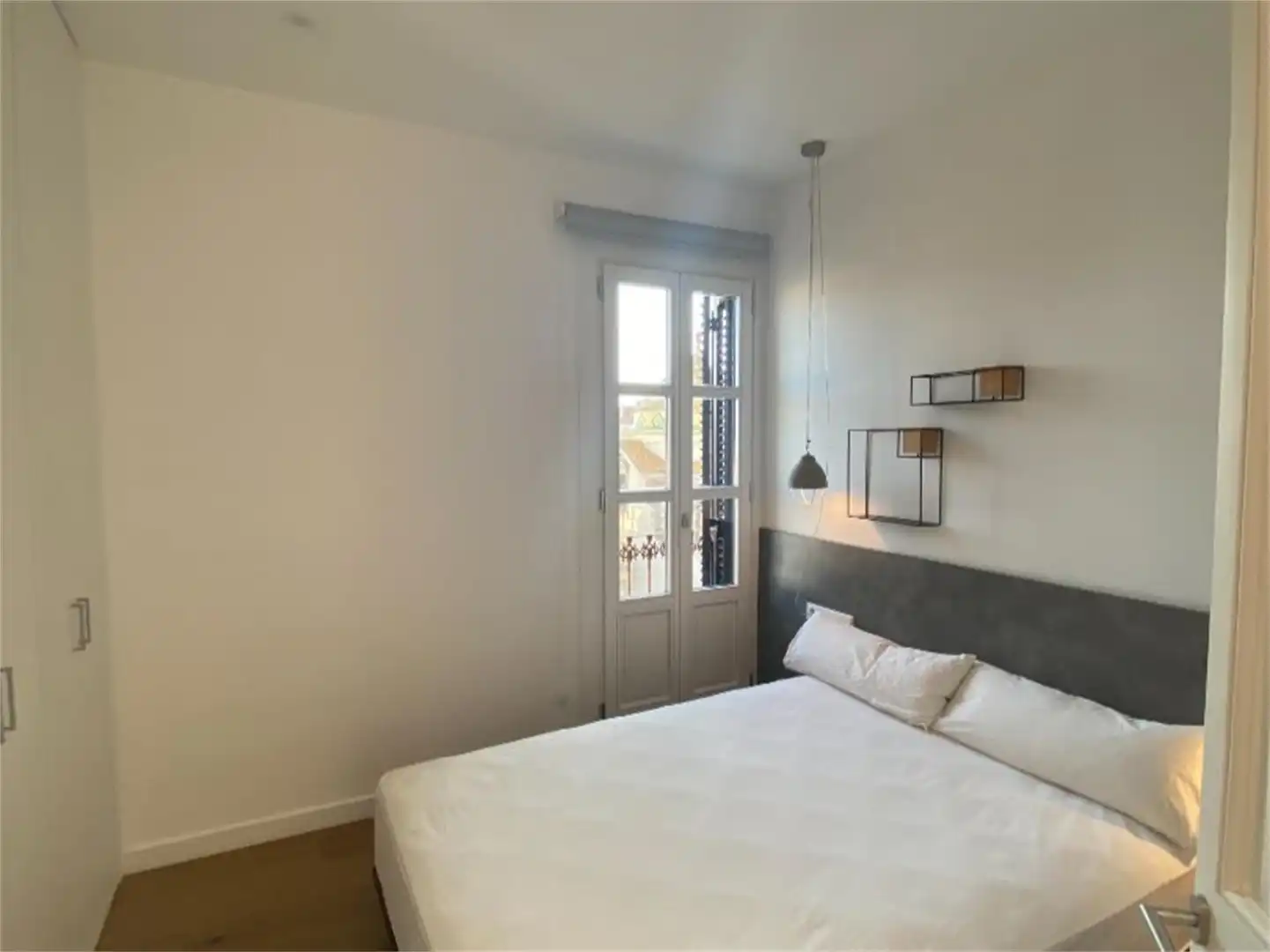 Flat for rent in Carrer de Gravina, 8, El Raval Bedroom of Flat for rent in Barcelona with Air Conditioner, Heating and Parquet flooring