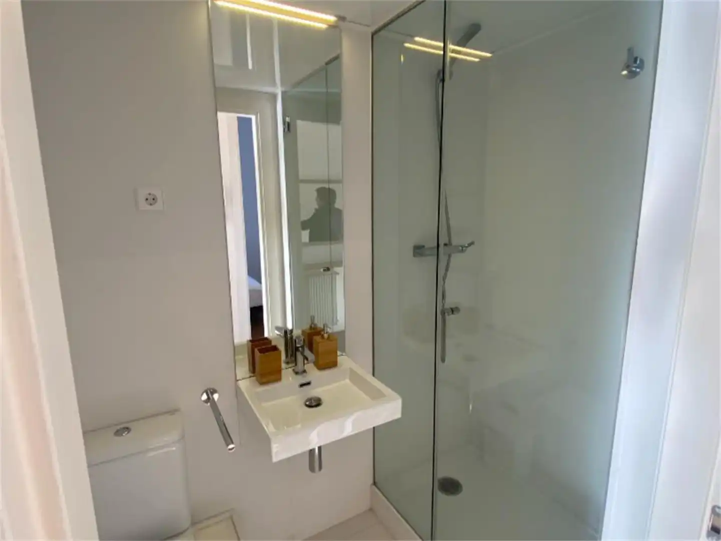 Flat for rent in Carrer de Gravina, 8, El Raval Bathroom of Flat for rent in Barcelona with Air Conditioner, Heating and Parquet flooring