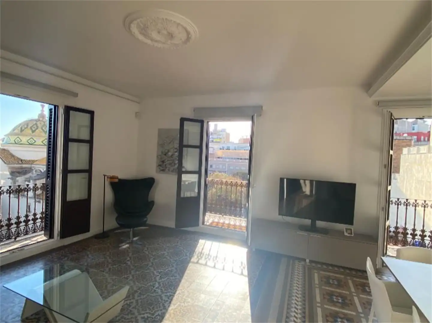 Flat for rent in Carrer de Gravina, 8, El Raval Living room of Flat for rent in Barcelona with Air Conditioner, Heating and Parquet flooring