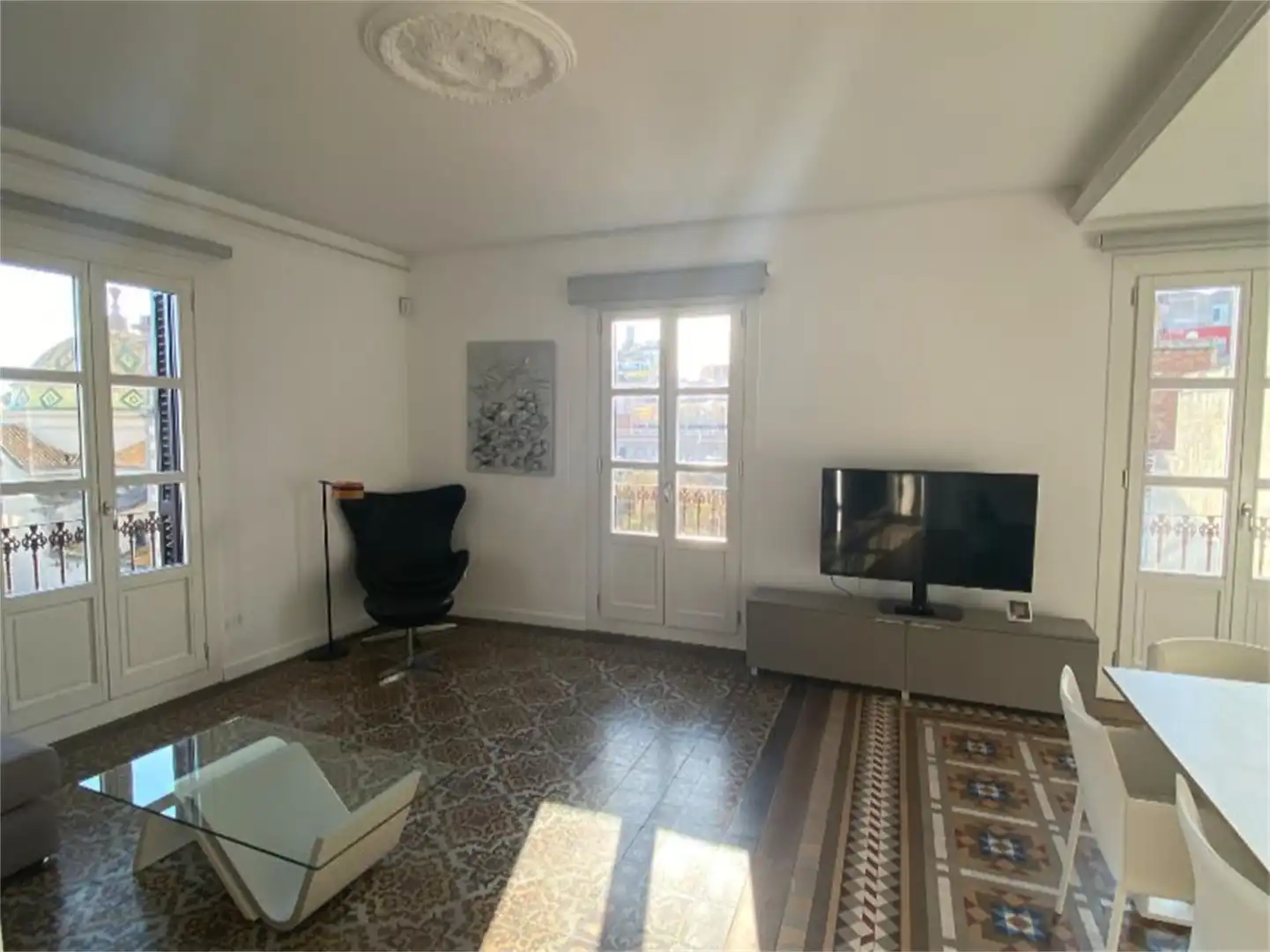Flat for rent in Carrer de Gravina, 8, El Raval Living room of Flat for rent in Barcelona with Air Conditioner, Heating and Parquet flooring
