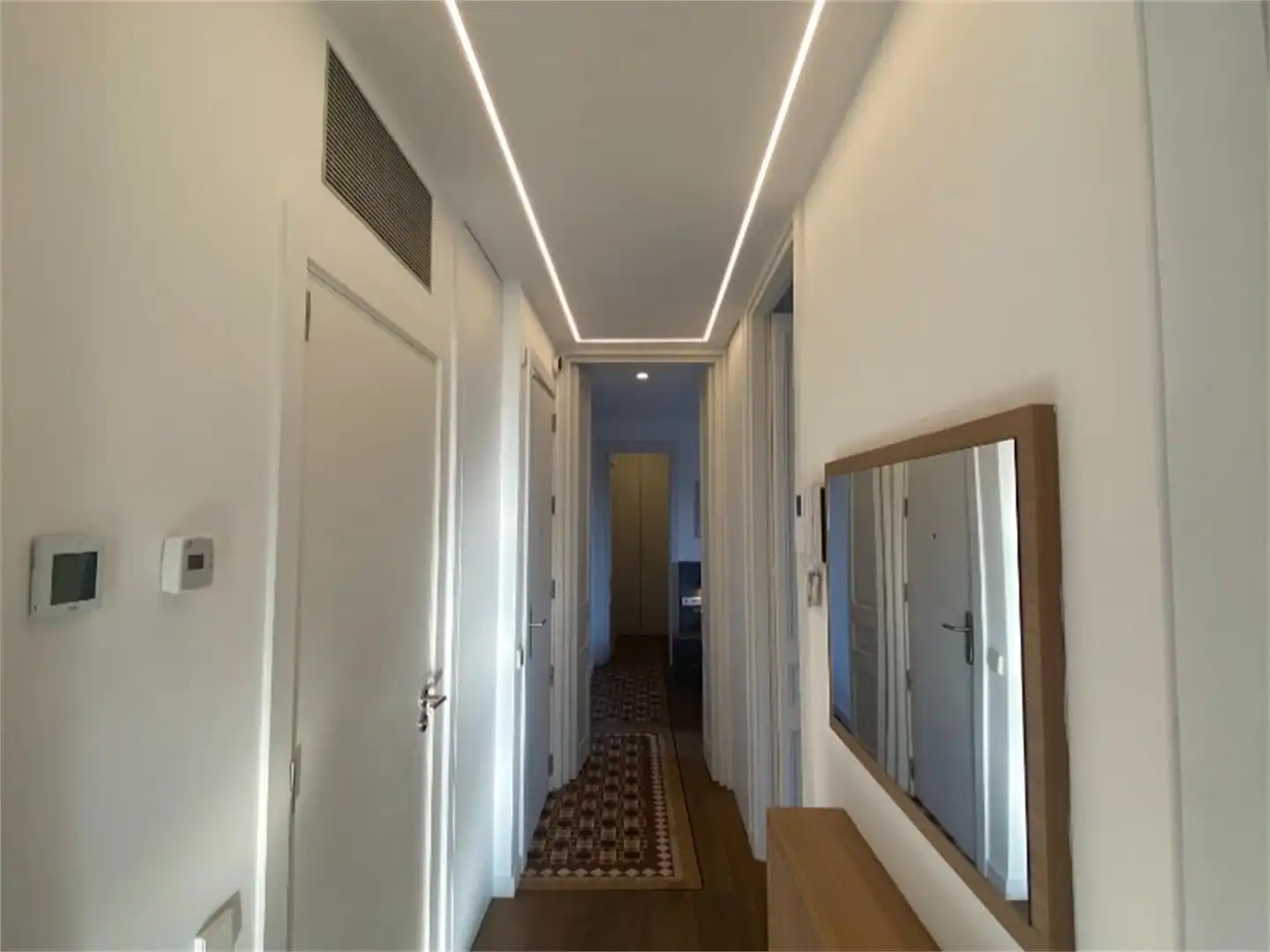 Flat for rent in Carrer de Gravina, 8, El Raval Flat for rent in Barcelona with Air Conditioner, Heating and Parquet flooring