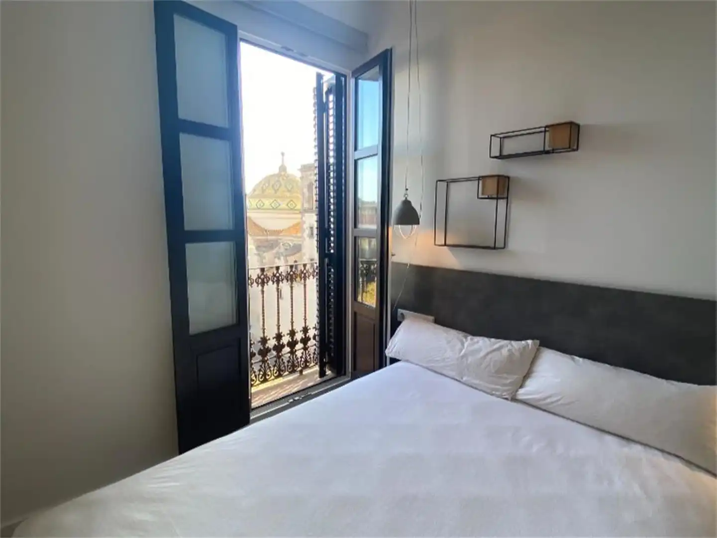 Flat for rent in Carrer de Gravina, 8, El Raval Bedroom of Flat for rent in Barcelona with Air Conditioner, Heating and Parquet flooring