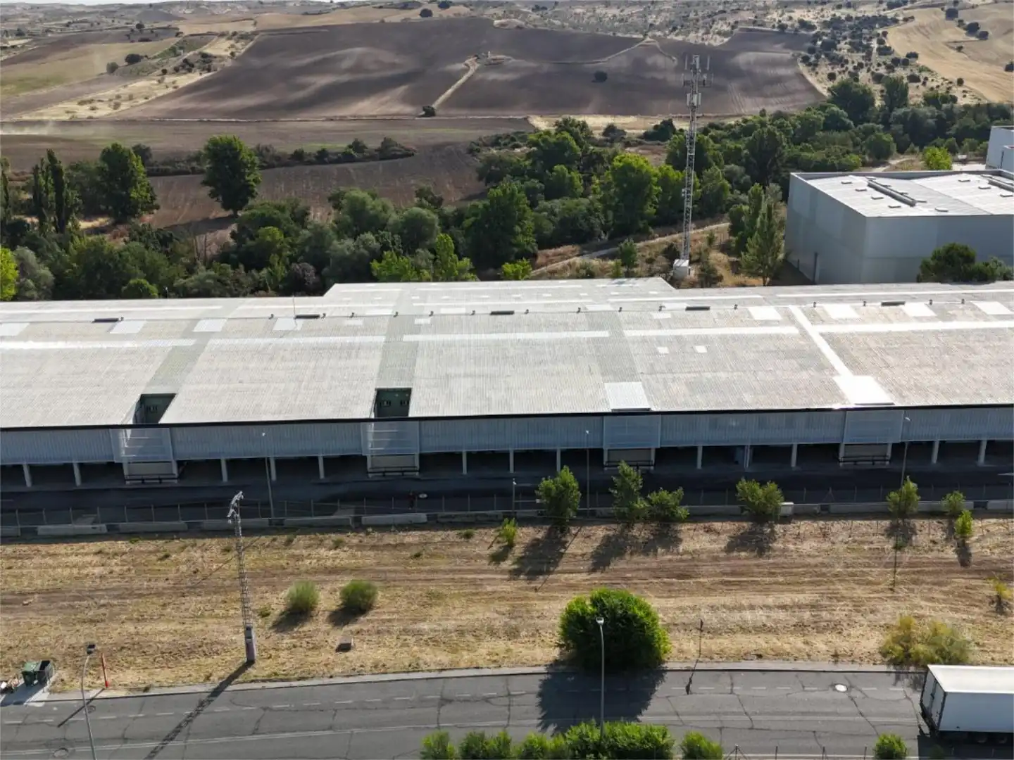 Vista exterior de Nave industrial de alquiler en San Agustín del Guadalix con Aire acondicionado, Calefacción y Amueblado