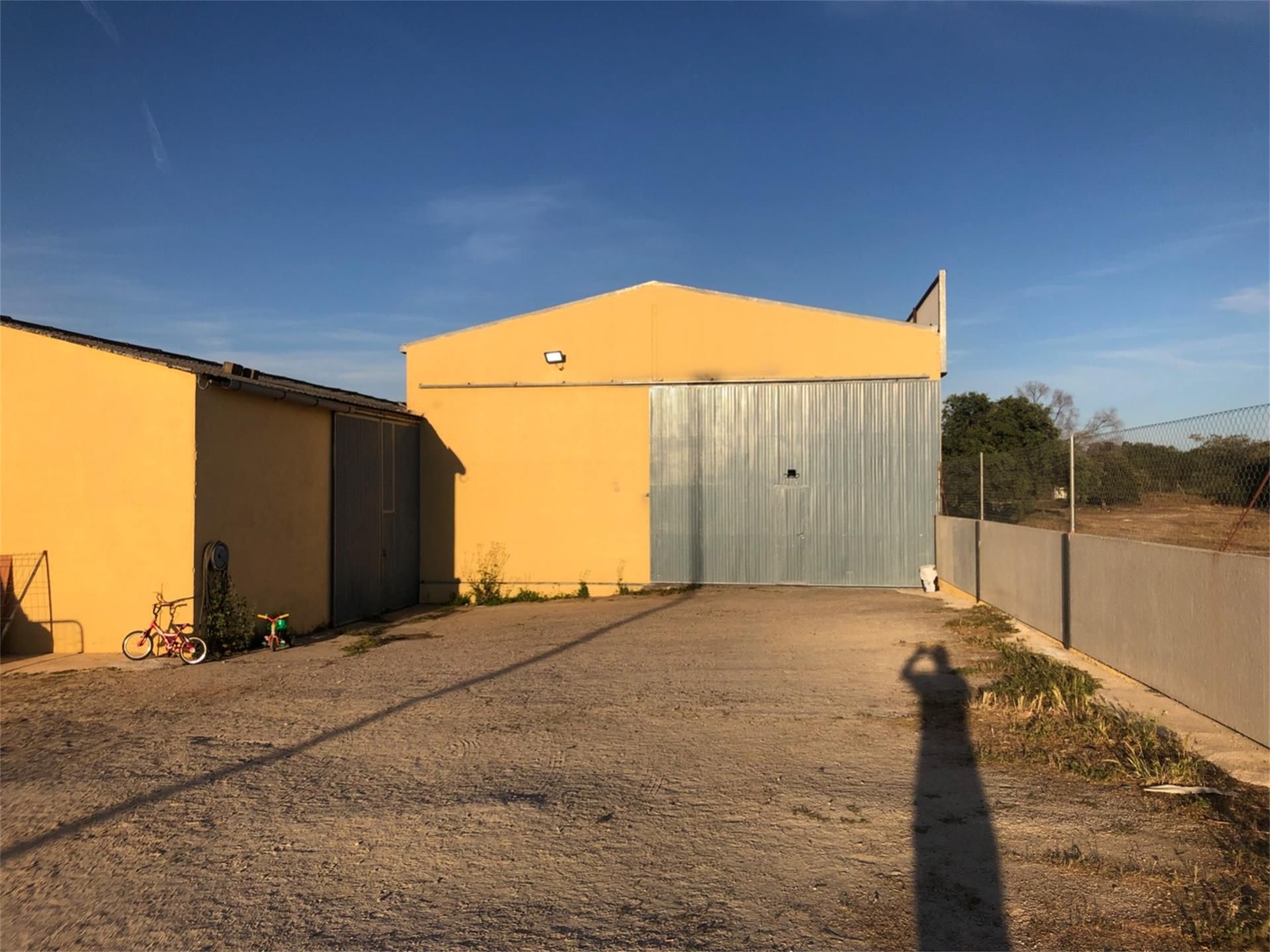 Vista exterior de Nau industrial en venda en Malpartida de Cáceres